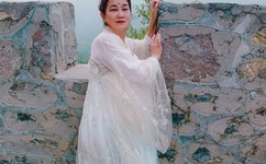 国外美女恶搞路人